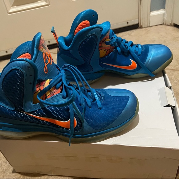 LeBron 9 - Picture 2 of 5